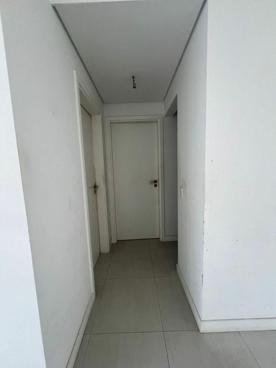 Apartamento para alugar com 2 quartos, 70m² - Foto 11