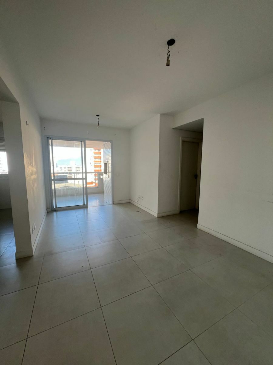 Apartamento para alugar com 2 quartos, 70m² - Foto 3