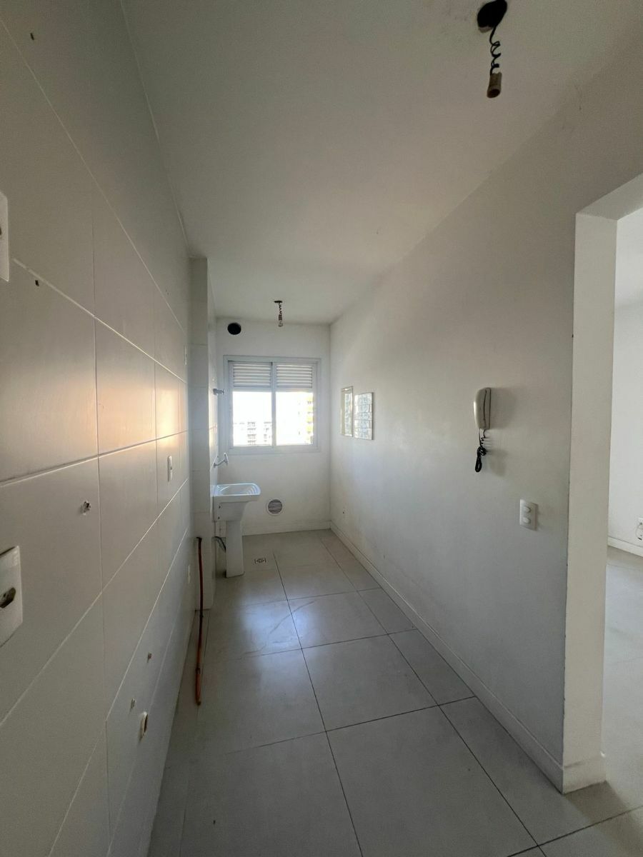 Apartamento para alugar com 2 quartos, 70m² - Foto 8