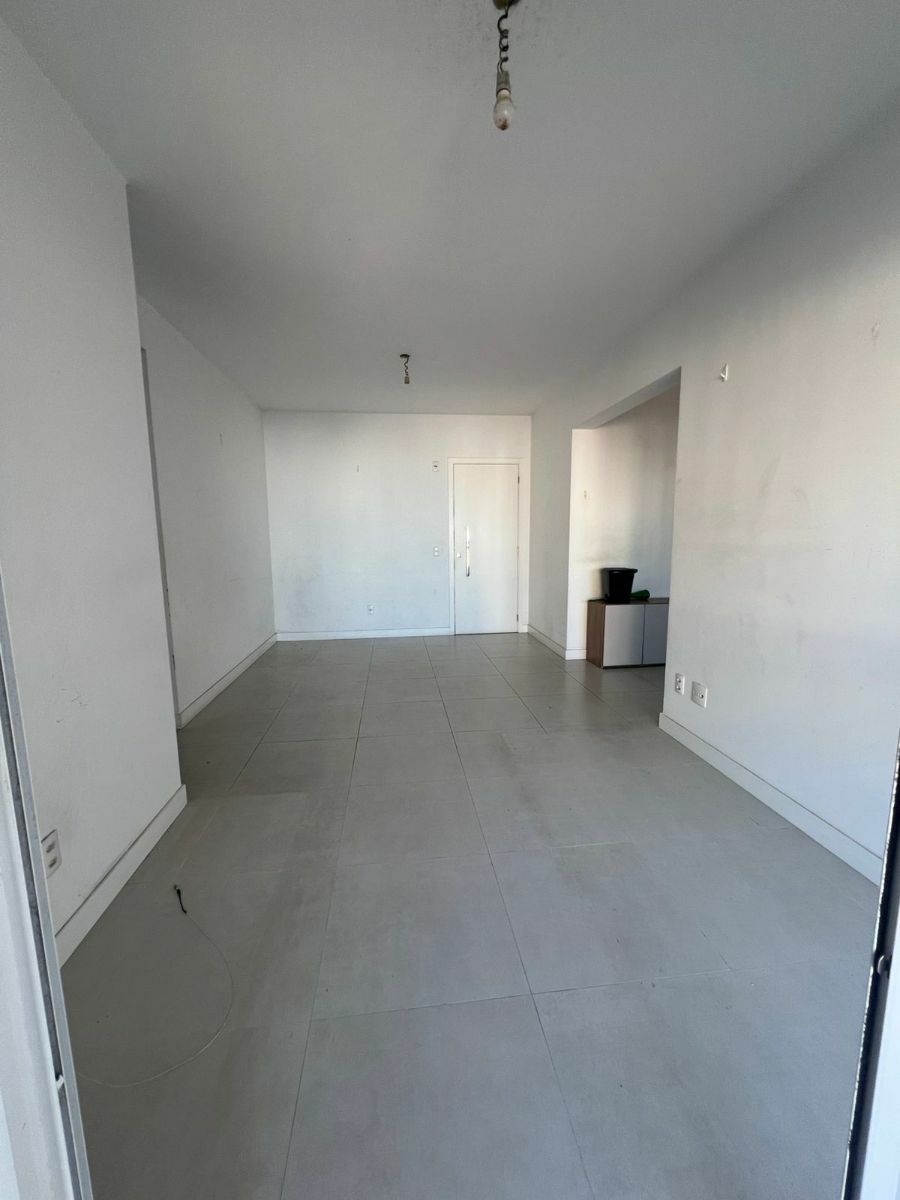 Apartamento para alugar com 2 quartos, 70m² - Foto 4