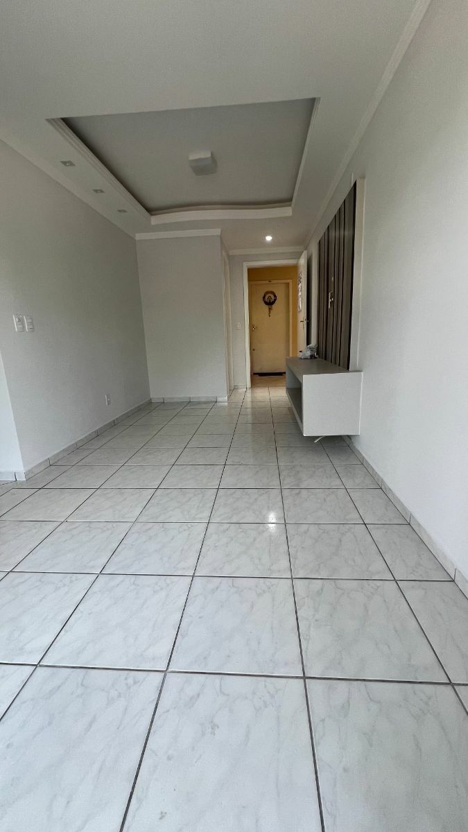 Apartamento à venda com 2 quartos, 58m² - Foto 2