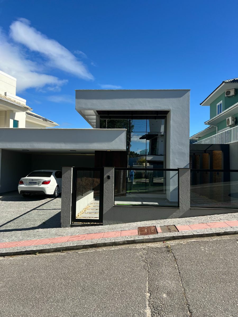 Casa, 3 quartos, 178 m² - Foto 1