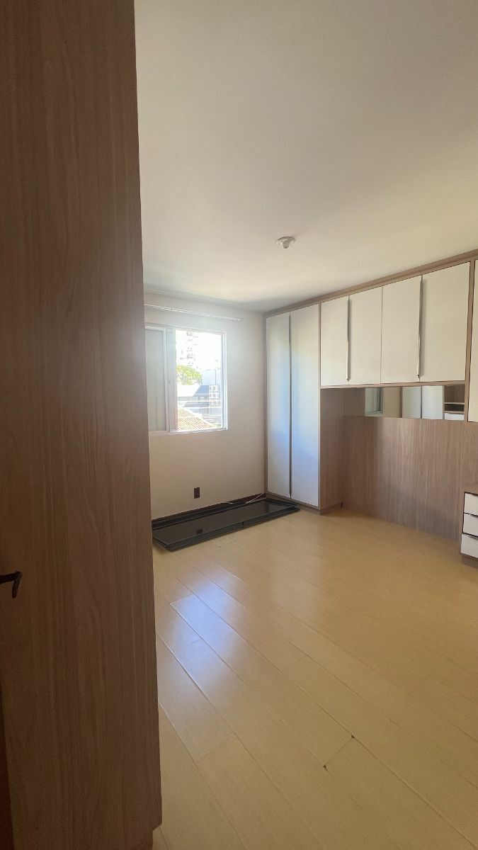 Apartamento à venda com 3 quartos, 97m² - Foto 9